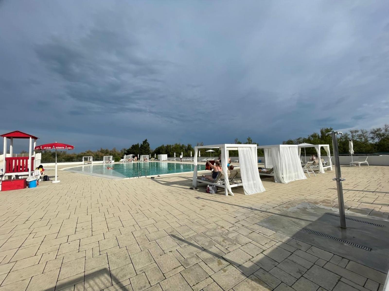 Happy Camp Mobile Homes In Camping Village Rosapineta Rosolina Mare Exterior foto