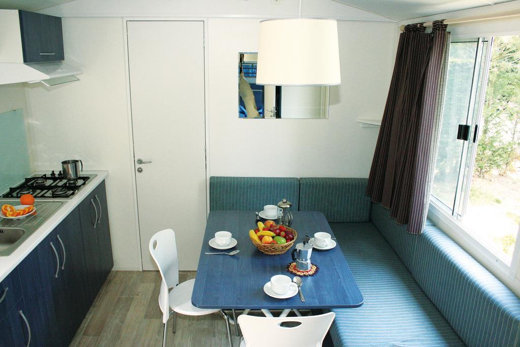 Happy Camp Mobile Homes In Camping Village Rosapineta Rosolina Mare Exterior foto